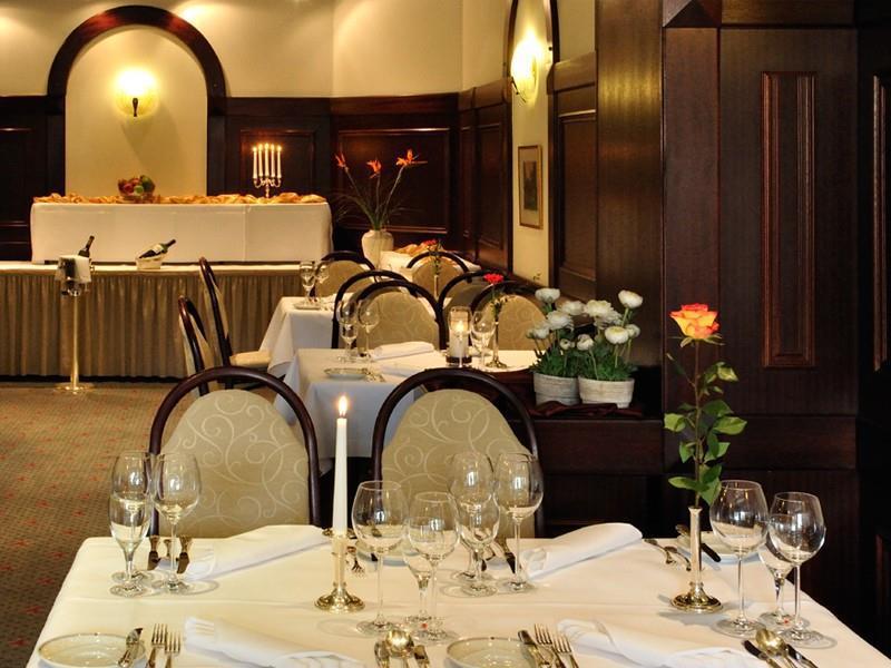 Hotel Imperial Cologne Restaurant photo